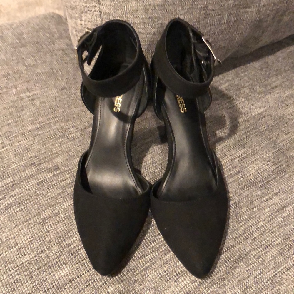 Cute Express black wedges w/strap